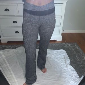 Grey lululemon yoga pants
